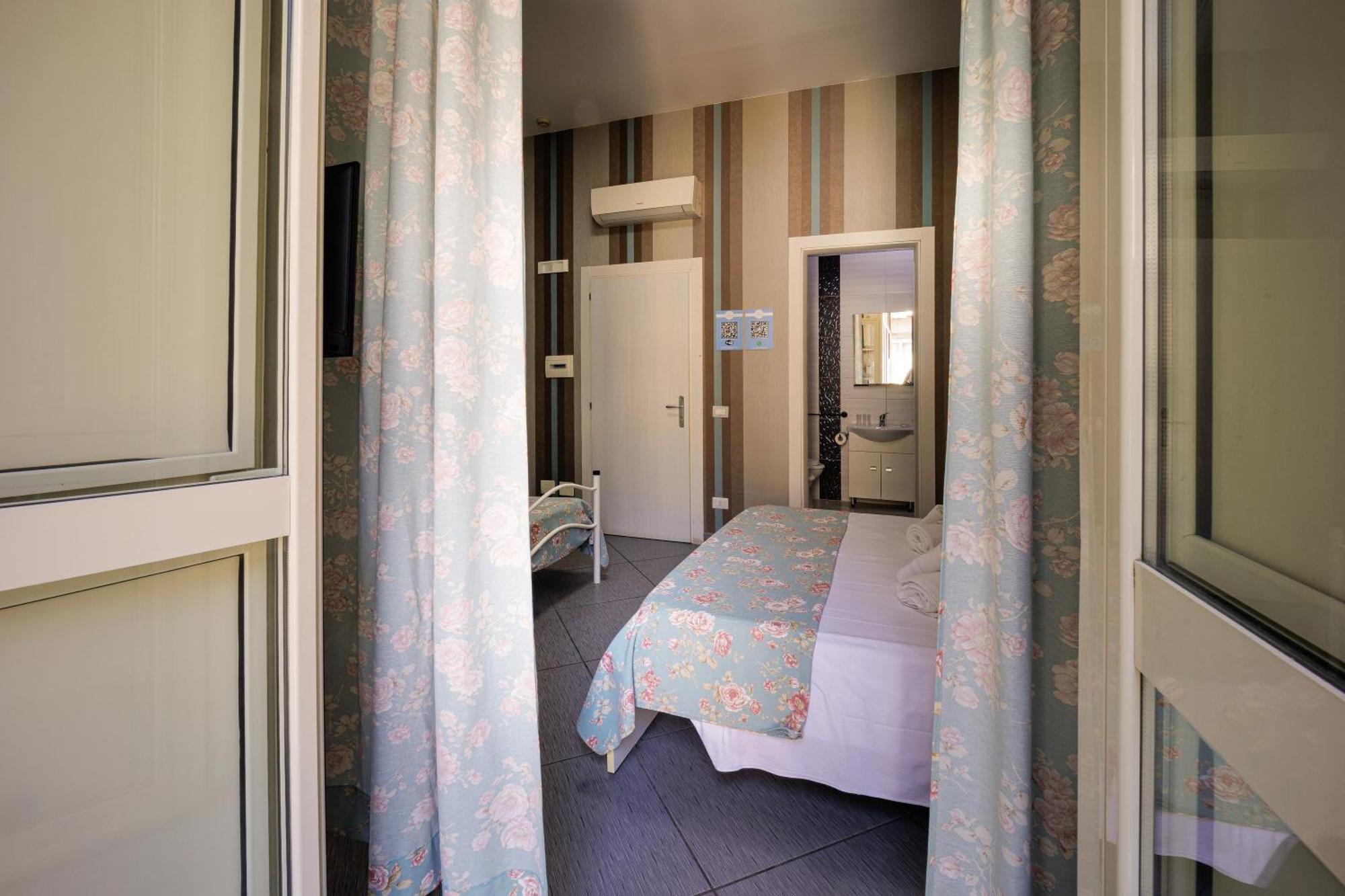 Hotel New Sayonara Naples Exterior photo